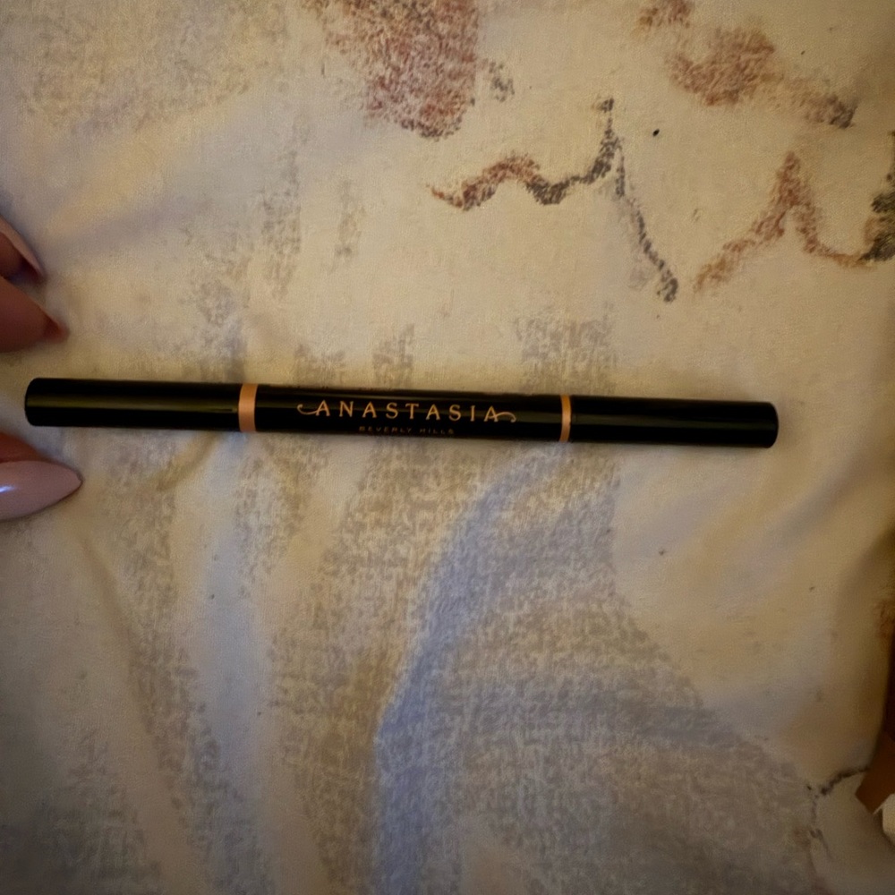 Anastasia Beverly Hills Brow Defier in “Medium Brown”